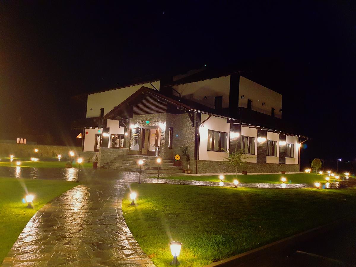 Pensiunea Campia Soarelui Apa Neagră エクステリア 写真